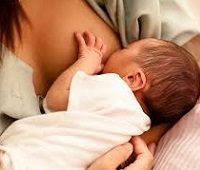 как кормить новорожденного грудным молоком