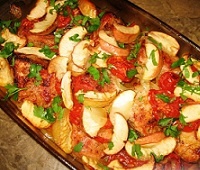 Пошаговый рецепт приготовления филе свинины с картофелем и яблоками в духовке