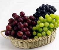 Виноград: состав, калорийность, норма в день, полезные свойства для мужчин, женщин и детей