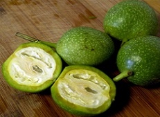 Зеленый грецкий орех
