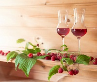 Домашнее вино из малины - изысканный напиток для гурманов